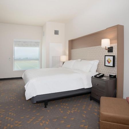 Holiday Inn Glendale - Stadium & Ent Dist By Ihg Bagian luar foto
