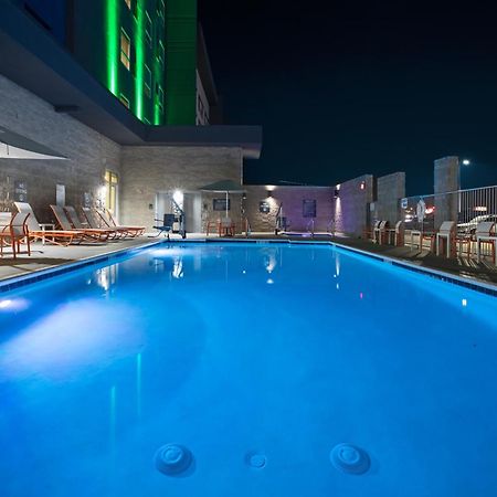 Holiday Inn Glendale - Stadium & Ent Dist By Ihg Bagian luar foto