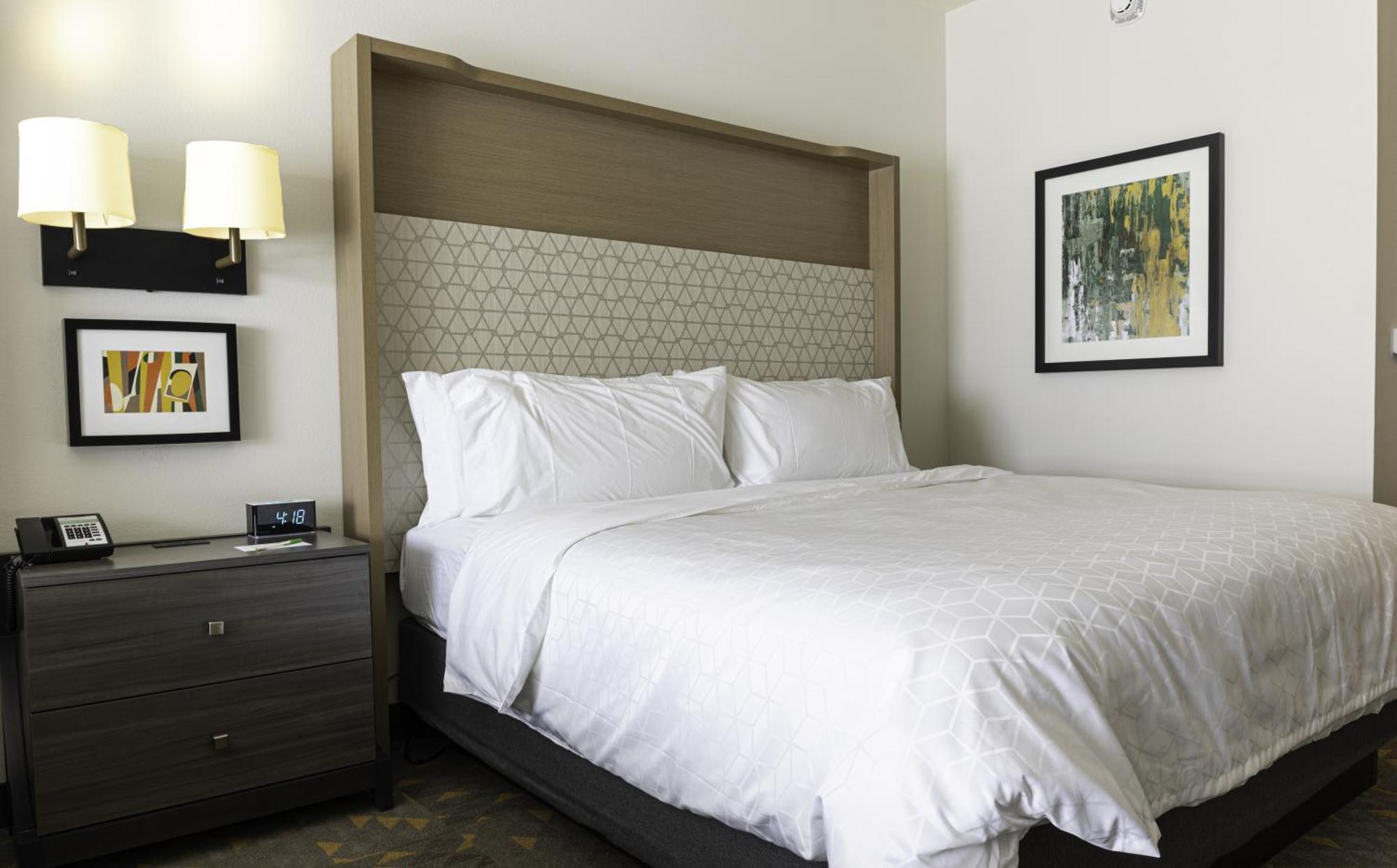 Holiday Inn Glendale - Stadium & Ent Dist By Ihg Bagian luar foto