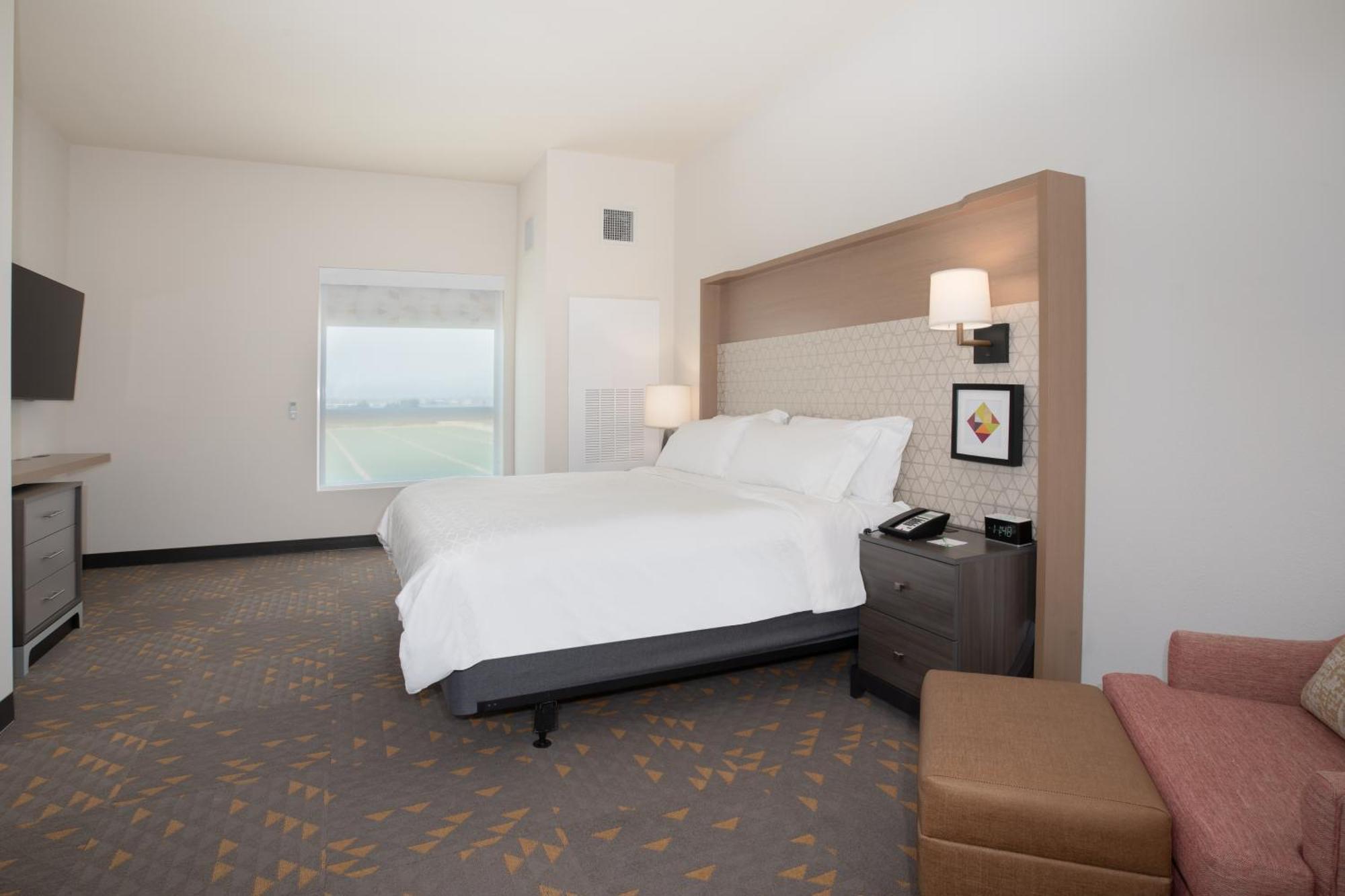 Holiday Inn Glendale - Stadium & Ent Dist By Ihg Bagian luar foto