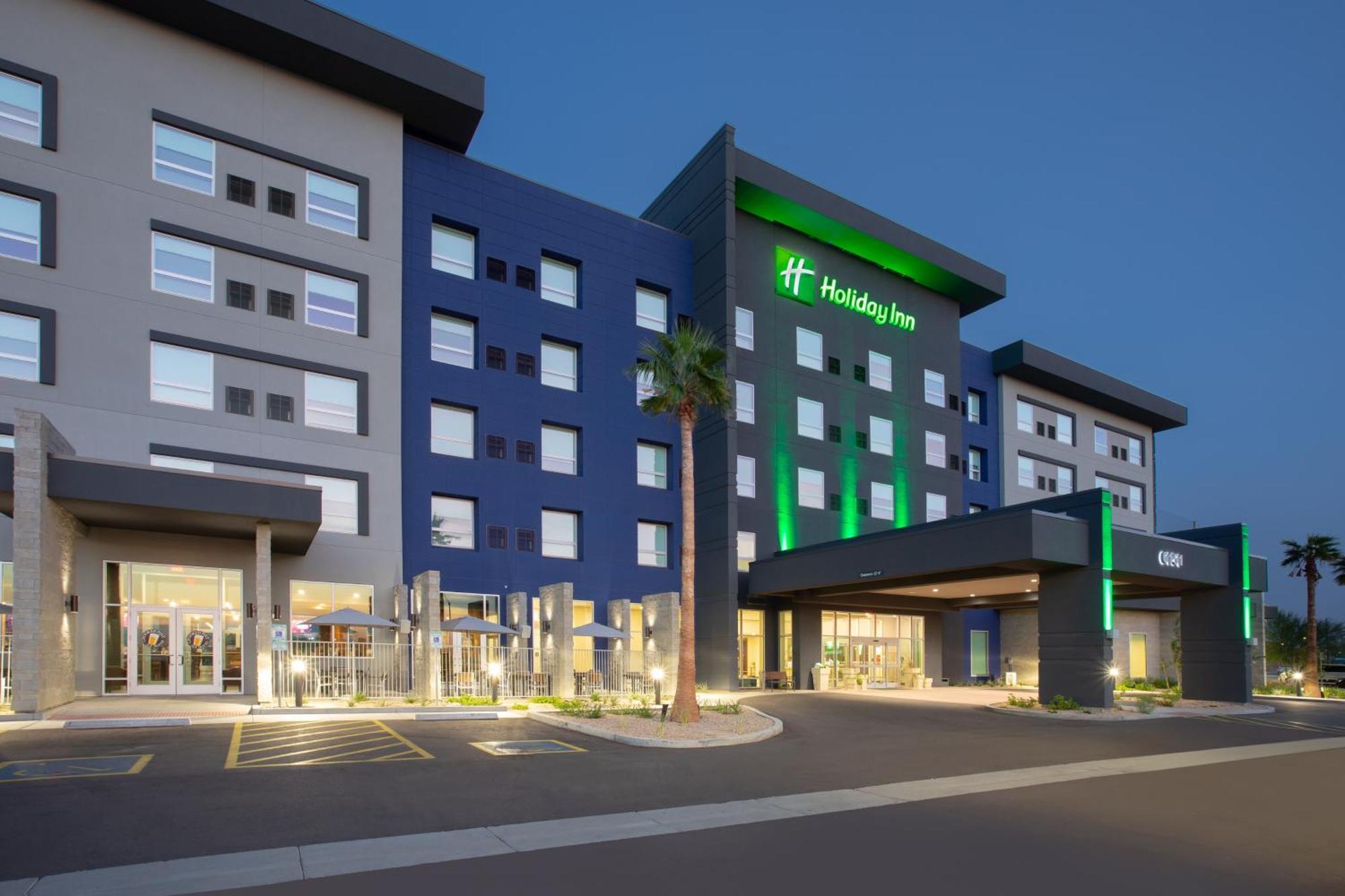 Holiday Inn Glendale - Stadium & Ent Dist By Ihg Bagian luar foto