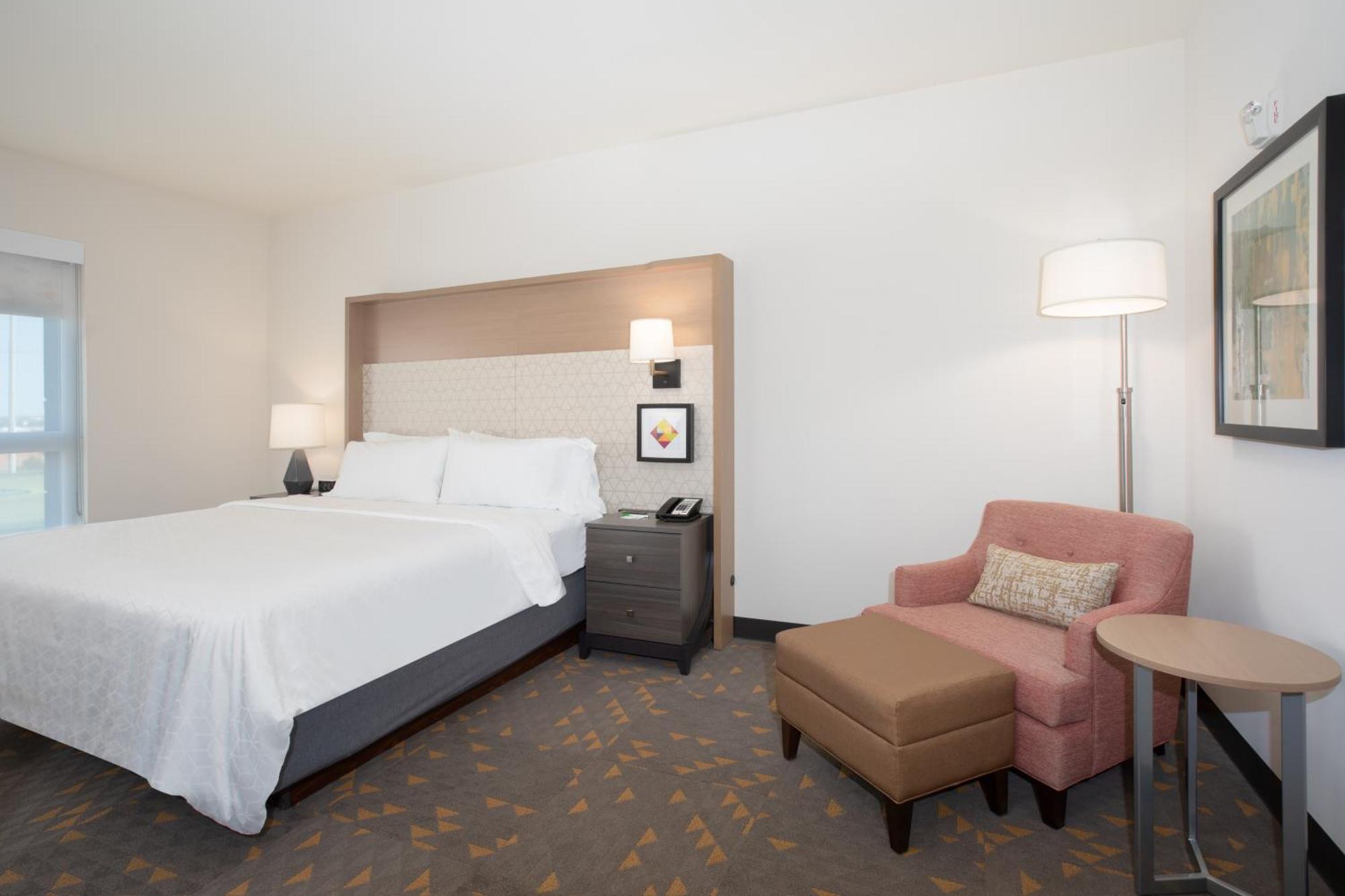 Holiday Inn Glendale - Stadium & Ent Dist By Ihg Bagian luar foto